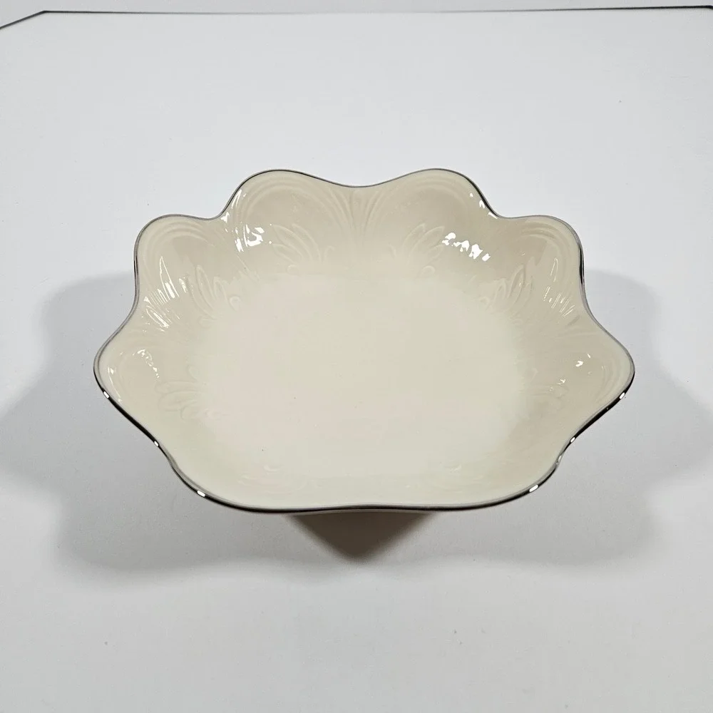 Lenox Saybrooke Ivory Porcelain Scalloped Bowl Silver Trim‎ Made in USA Embossed